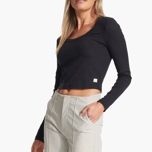 Vuori Women’s Long Sleeve Pose Scoop Tee